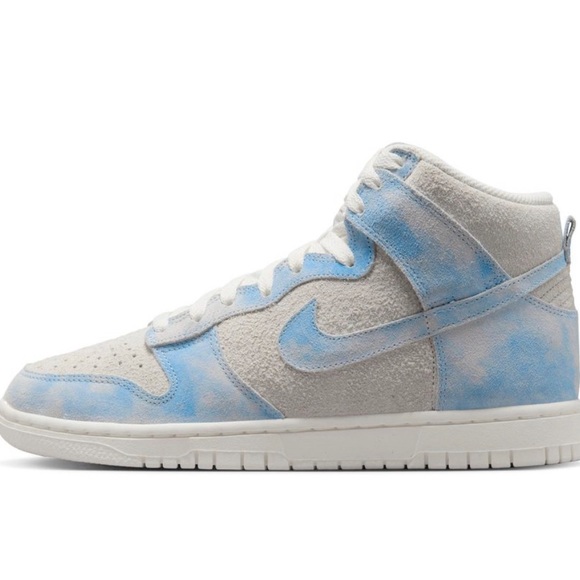 [Brand NewFD0882-400] Womens Nike DUNK HIGH SE 'CLOUDS CELESTINE BLUE' (W) - Picture 2 of 5